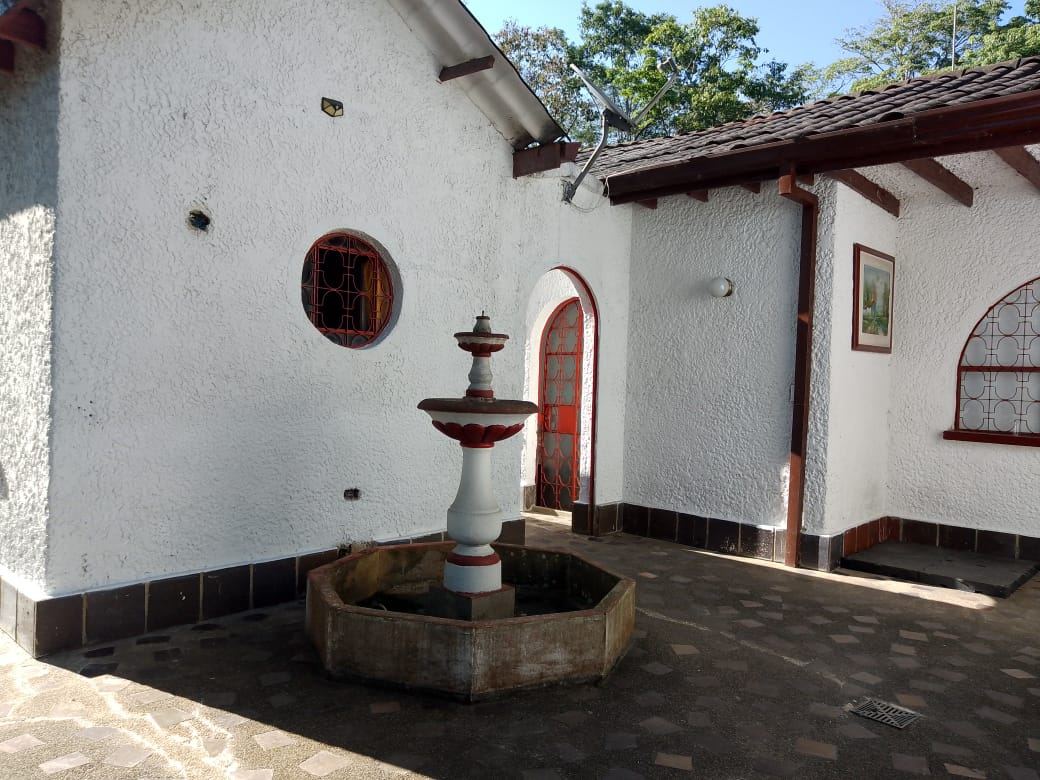 Patio y fuente