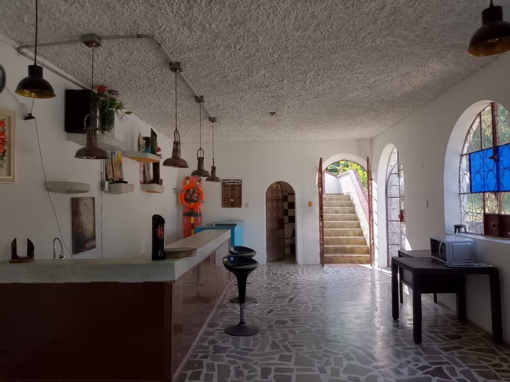 Bar y sala de estar